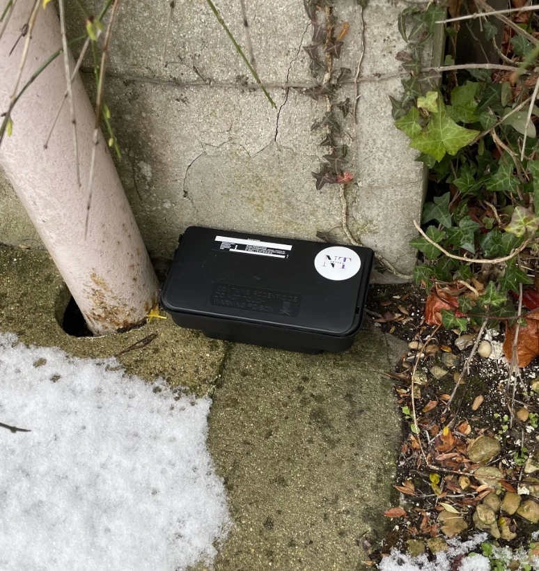 Boite d'appatage nettox Image d'une boite d'appatage à l'exterieur des locaux d'une entreprise